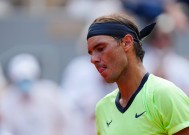 纳达尔在法国队比赛中险胜，比赛规则变更引发热议！赢得满堂喝彩(纳达尔的最近比赛视频)-九游会j9